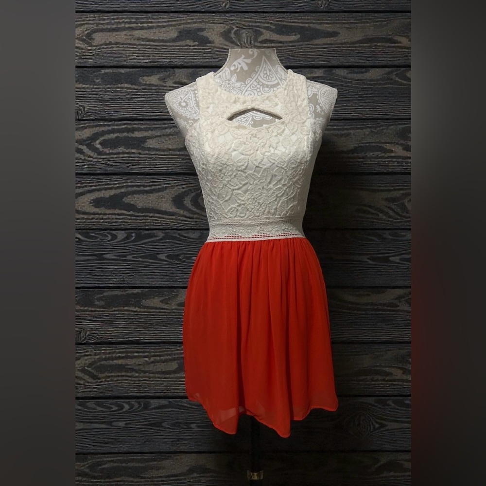 Accidentally in Love Women’s Size Medium Chic Cream Lace & Orange Chiffon Dress